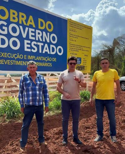 Imagem da notícia Em parceria com Governo do Estado, Delegado Cleverson recupera 16 km da estrada rural CR-5, em Costa Rica